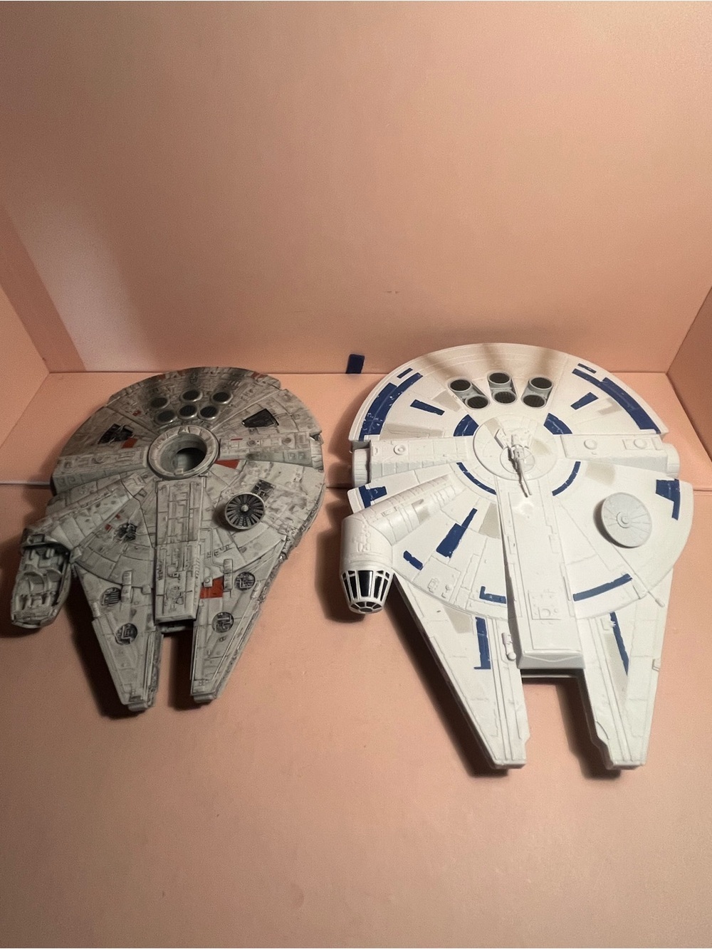 Star Wars Millennium Falcon Toy Pair - Gray & White / plastic toys